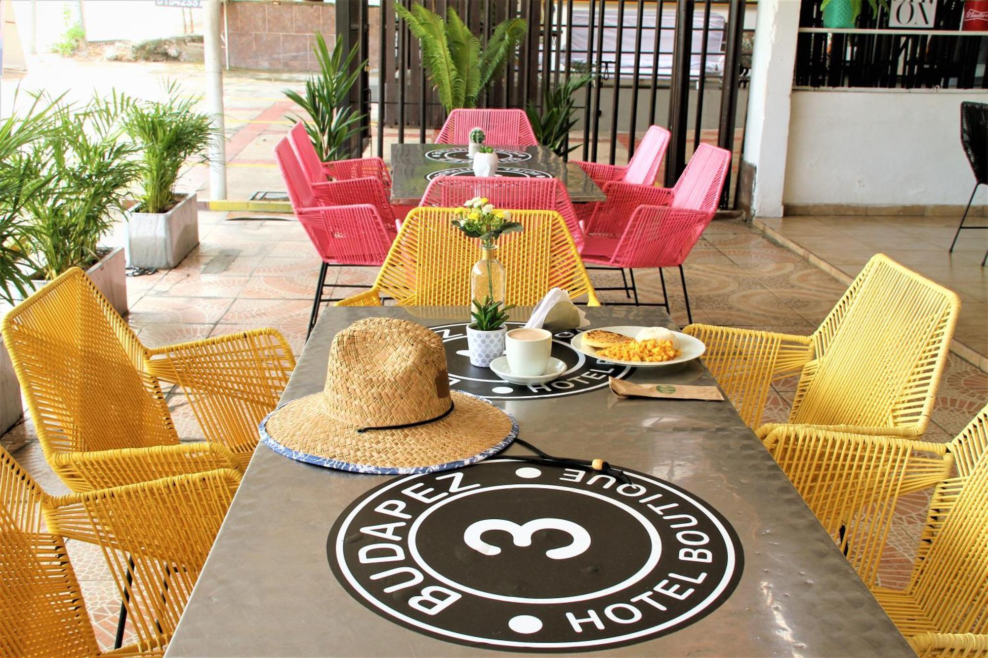 Hotel Boutique Budapez Honda  Phòng bức ảnh